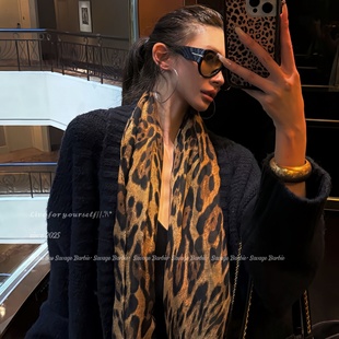 美式复古千禧风豹纹围巾高级感辣妹纯欲丝巾2025秋冬新款长条领巾