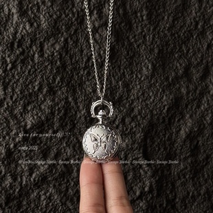 复古甜酷y2k银色蝴蝶怀表项链Vintage浮雕翻盖金属颈链锁骨链配饰