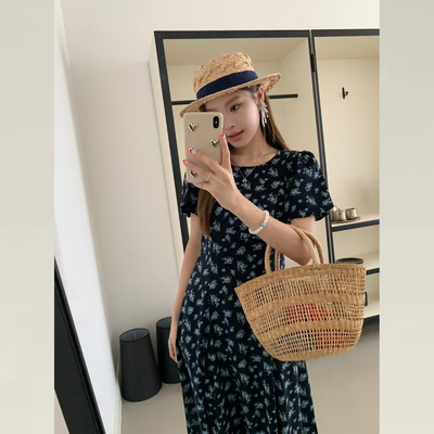 简单大方的法式碎花连衣裙女夏