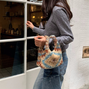 小白兔几可爱毛绒手腕包便携收纳外出手拎包大容量手提零食便当包