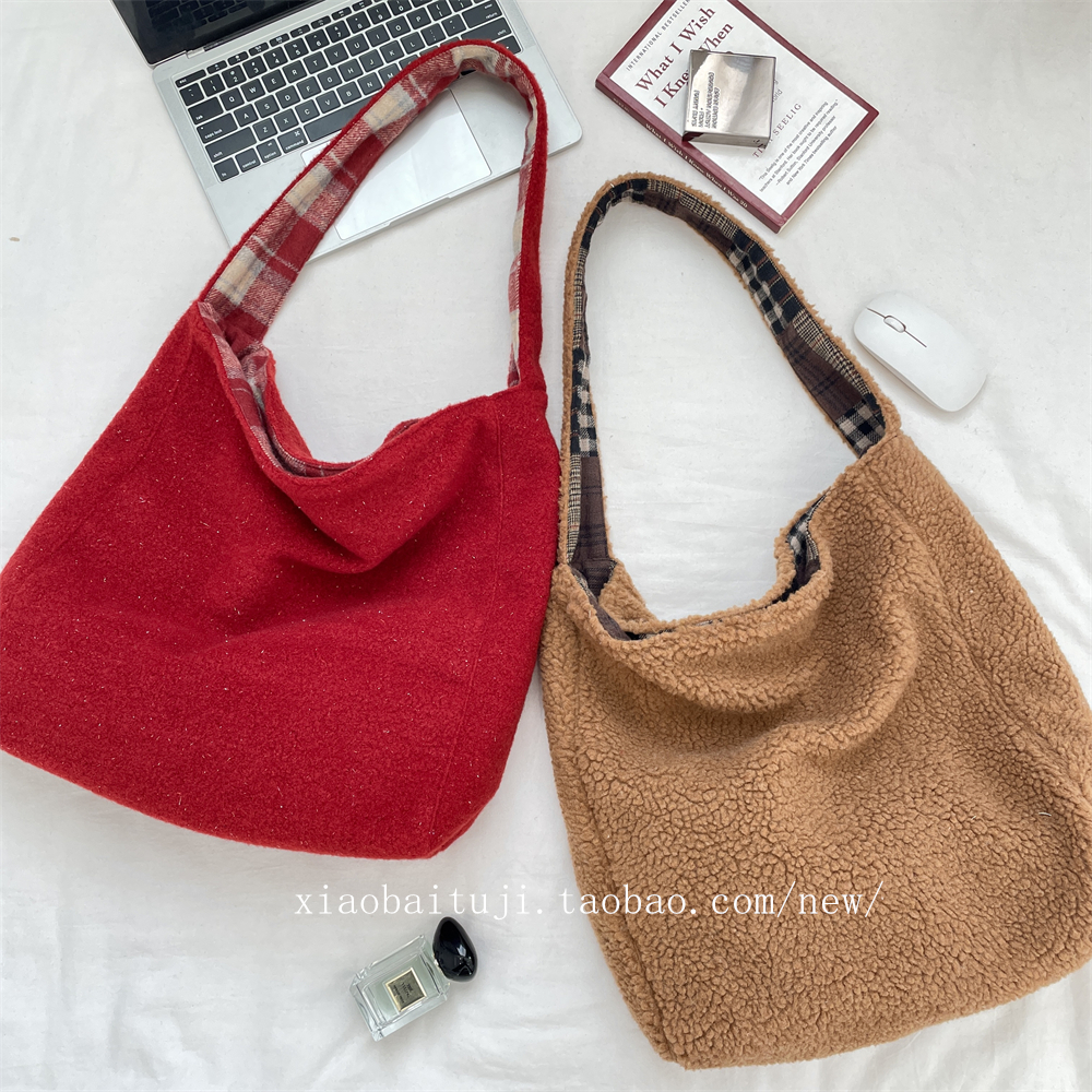 小白兔几韩版斜挎包大容量通勤双面背托特包小清新格子秋冬毛绒包