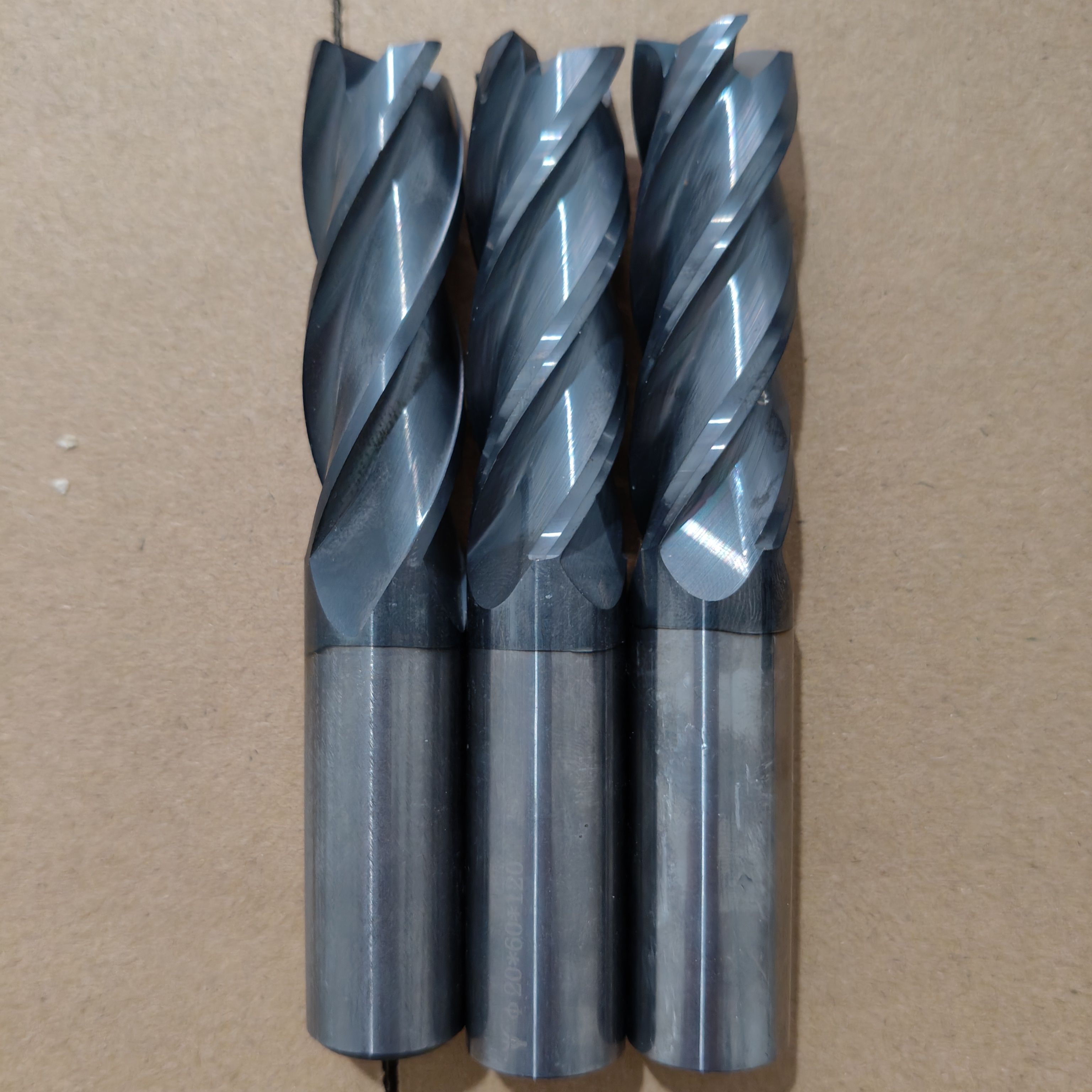 二手直径20总长120刃长60，4刃立铣刀硬质合金旧铣刀钢件加工中心