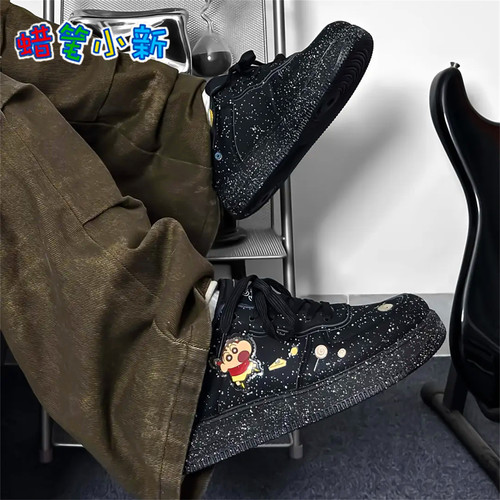 蜡笔小新男鞋星空黑情侣板鞋网红