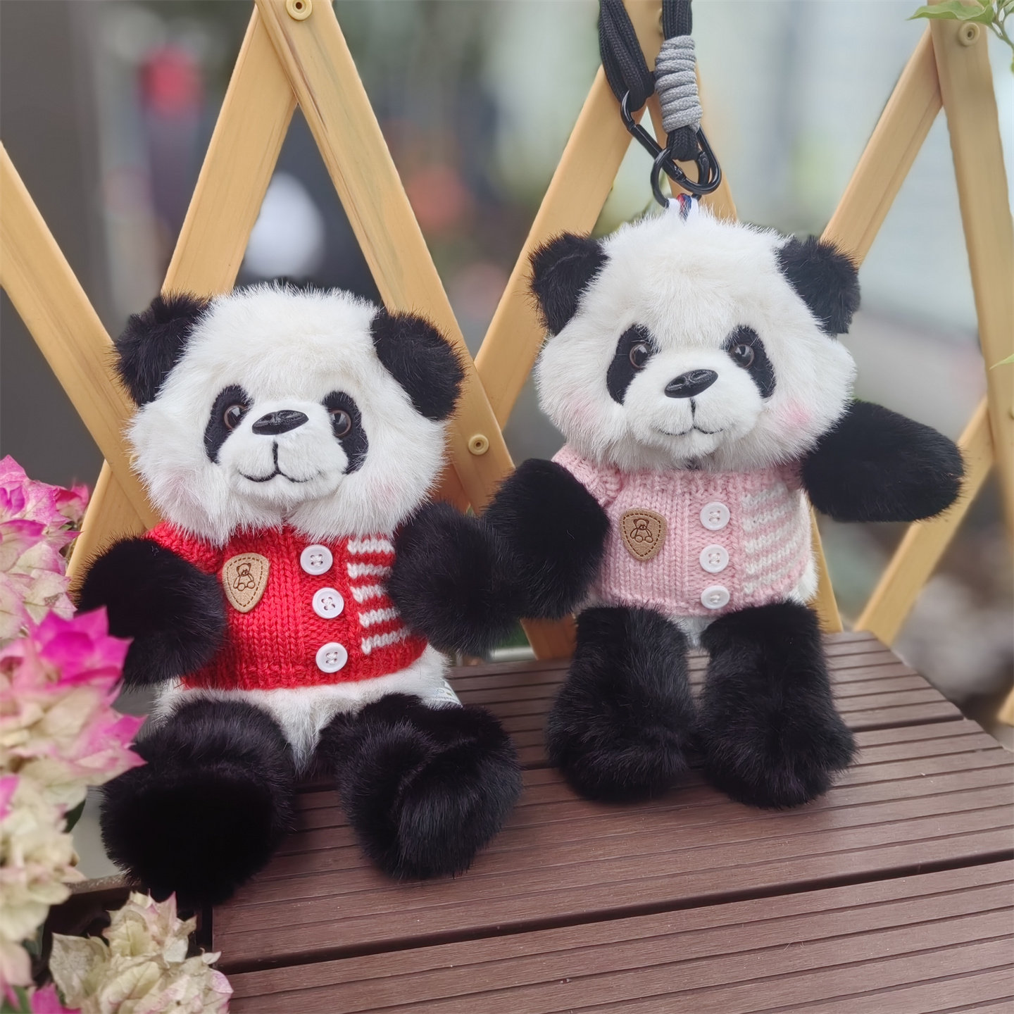 毛衣裙子熊猫玩偶包挂件手腕绳香味公仔可爱送女友节日礼物基地款
