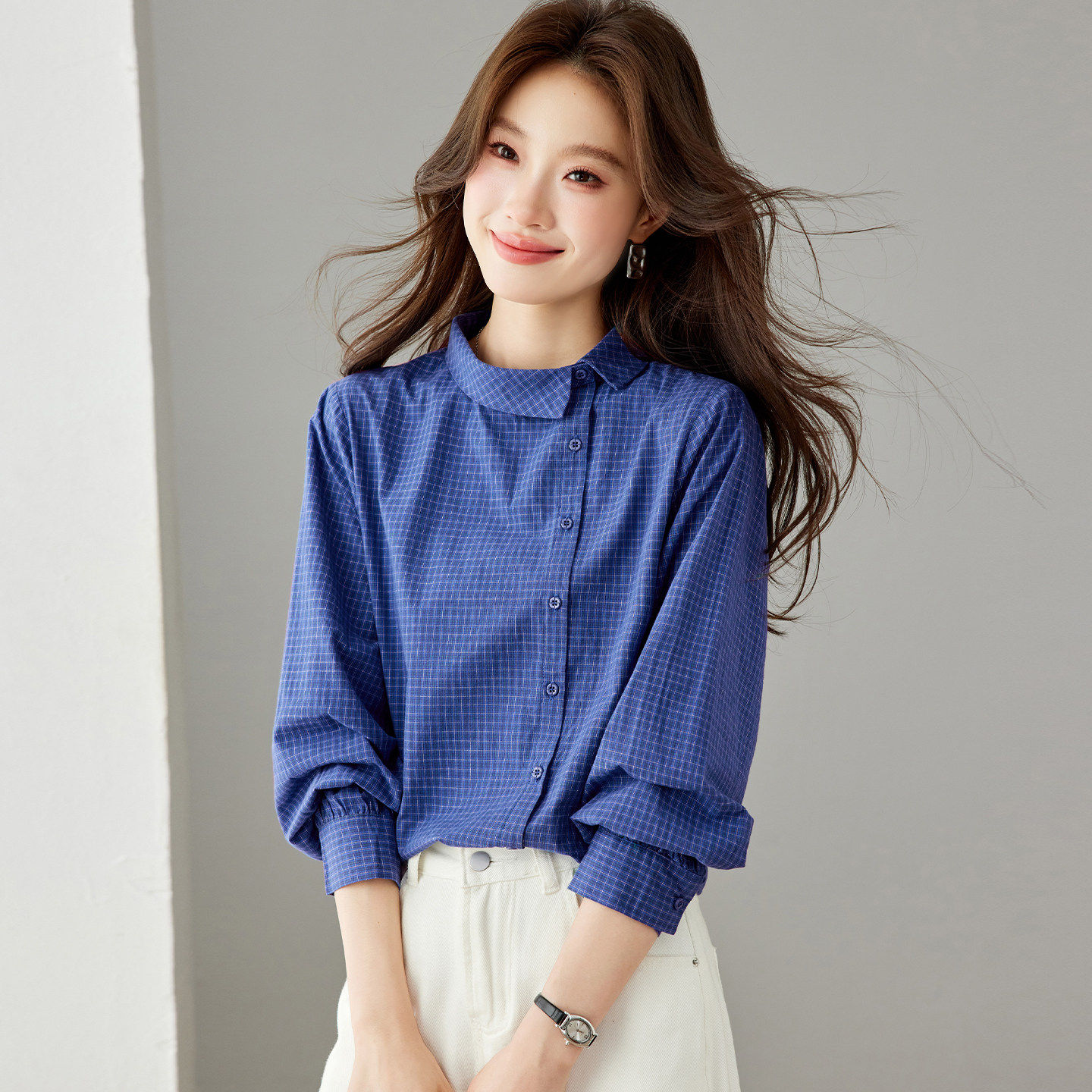 慵懒蓝色格纹衬衫女长袖
