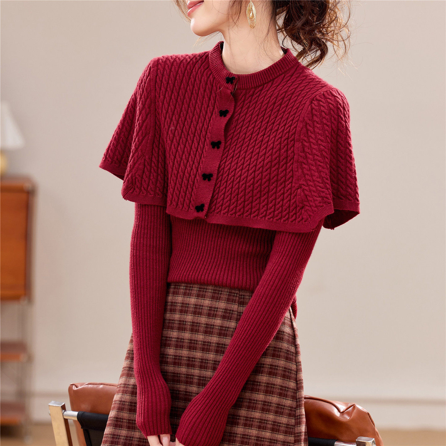 2026年秋冬红色斗篷叠穿披肩软糯毛衣女不规则修身针织衫小款上衣