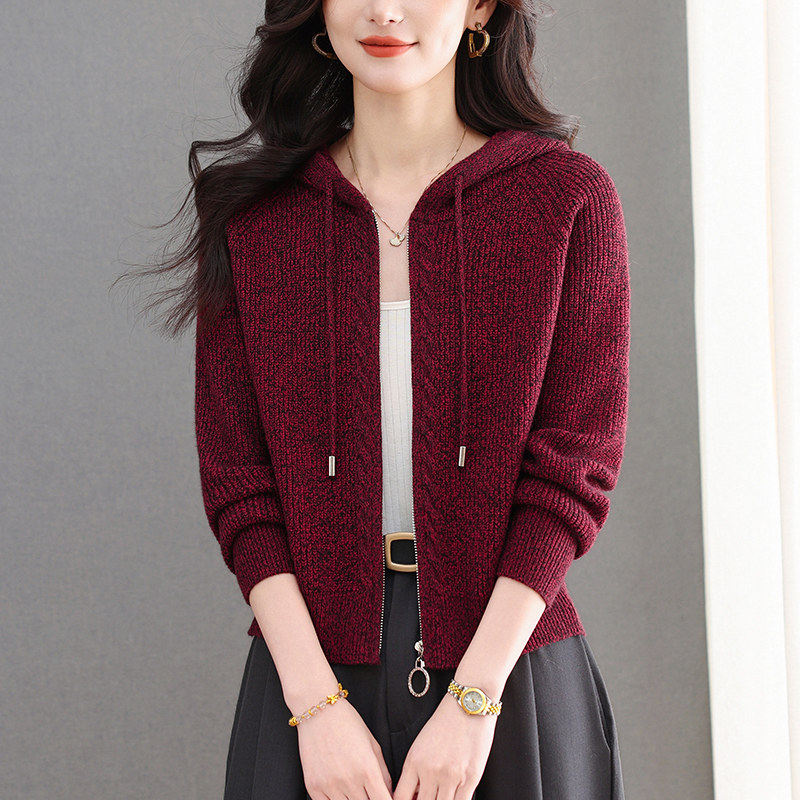 2026年新款连帽拉链针织开衫女短款红色毛衣外套小个子高级感上衣