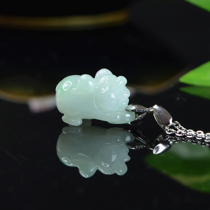 迷你a货翡翠猪浅绿项链缅甸玉猪吊坠立体生肖小猪猪挂坠玉佩