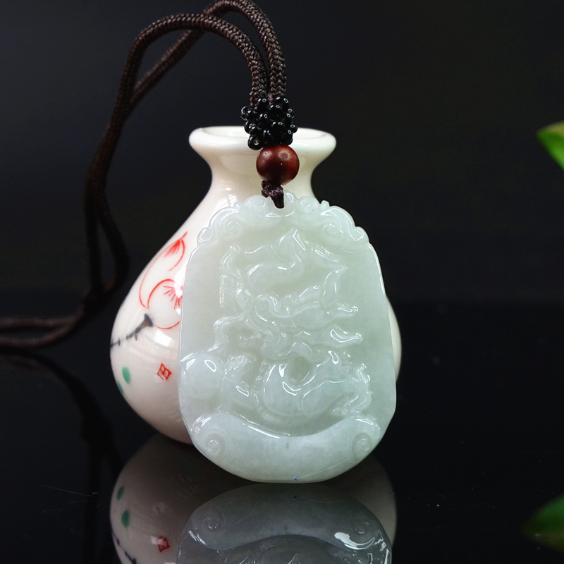天然a货翡翠龙挂件缅甸吊坠玉12生肖龙牌男女款时尚饰品生日礼物