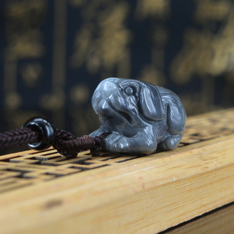 乌鸡种天然a货翡翠狗挂件A货缅甸玉狗吊坠立体生肖小狗玉佩22425