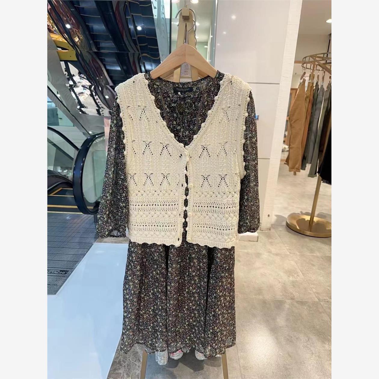 元～现货～韩国岛屿镂空针织马甲女2024新款夏季显瘦叠穿背心上衣