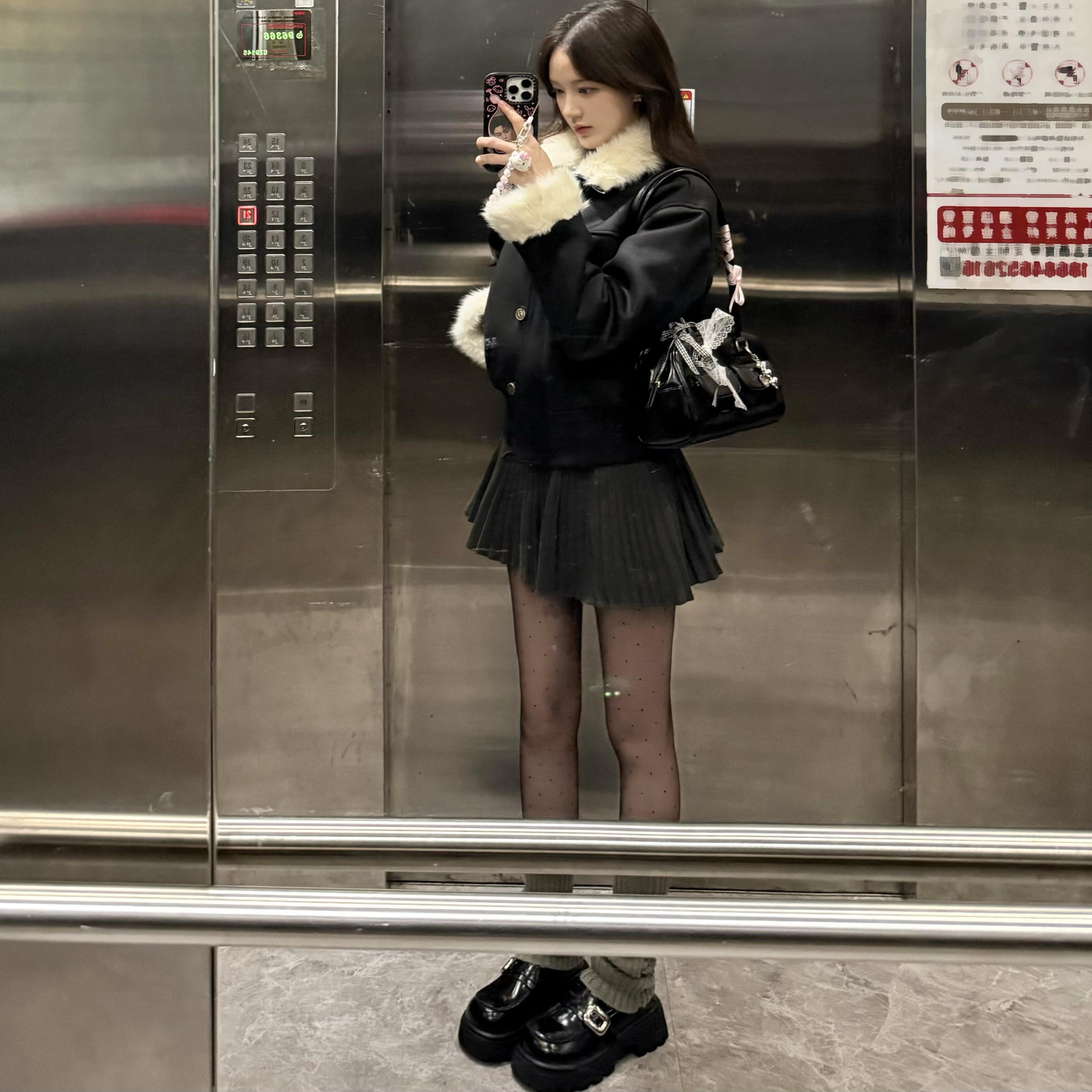 周壹 EEONE11.13/10:00am高智巴恩 户外防风短派克羽绒服原创设计