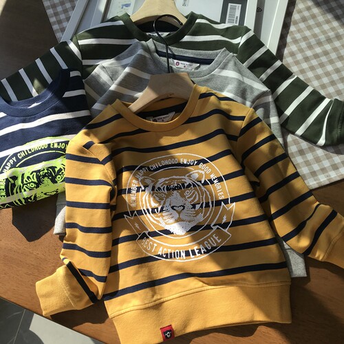 立体印花男童条纹套头卫衣新品