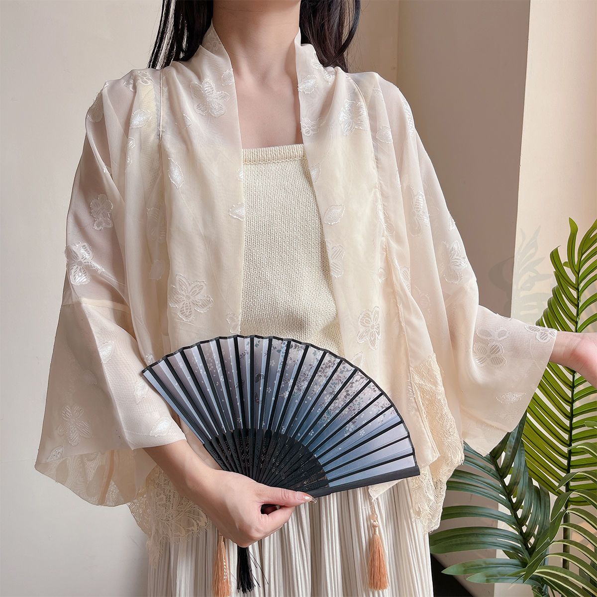 夏季新款新中式流苏披肩女薄款时尚外搭配旗袍空调房开衫蕾丝斗篷