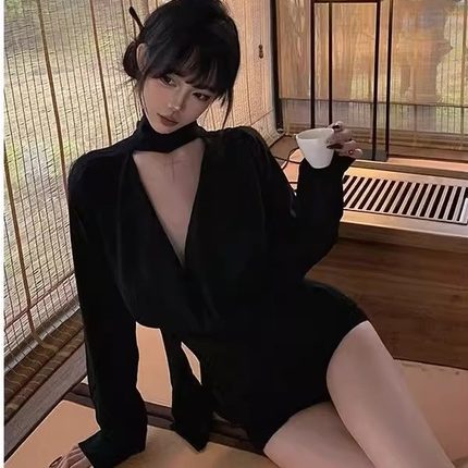 性感辣妹黑色飘带长袖衬衫女秋季御姐设计感小众法式气质修身上衣