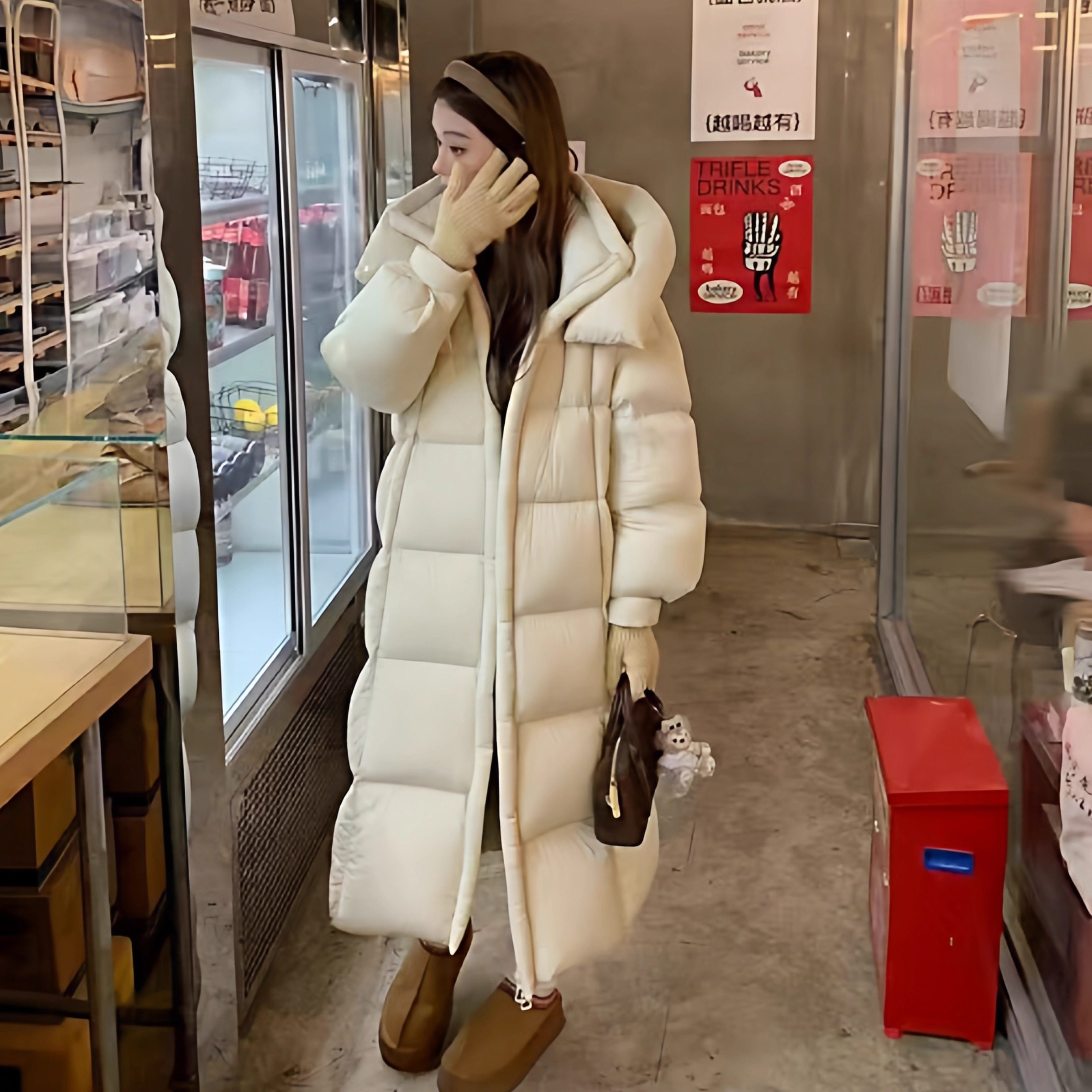 新国标90白鸭绒 高端欧货女过膝长款加厚抗寒保暖连帽泡芙羽绒服
