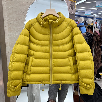 新国标90白鸭绒高端欧货女短款小个子泡芙云感排骨立领羽绒服外套