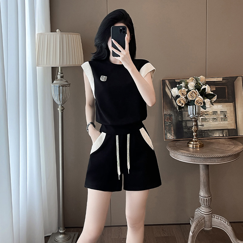 夏季穿搭一整套高级感黑色休闲运动套装女黑白撞色短袖短裤两件套