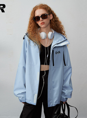 ER莫兰迪色系冲锋衣2023秋季新款美式潮牌高街情侣外套男宽松