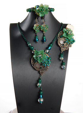 珠花蝶度琉璃合金女原创手作项链