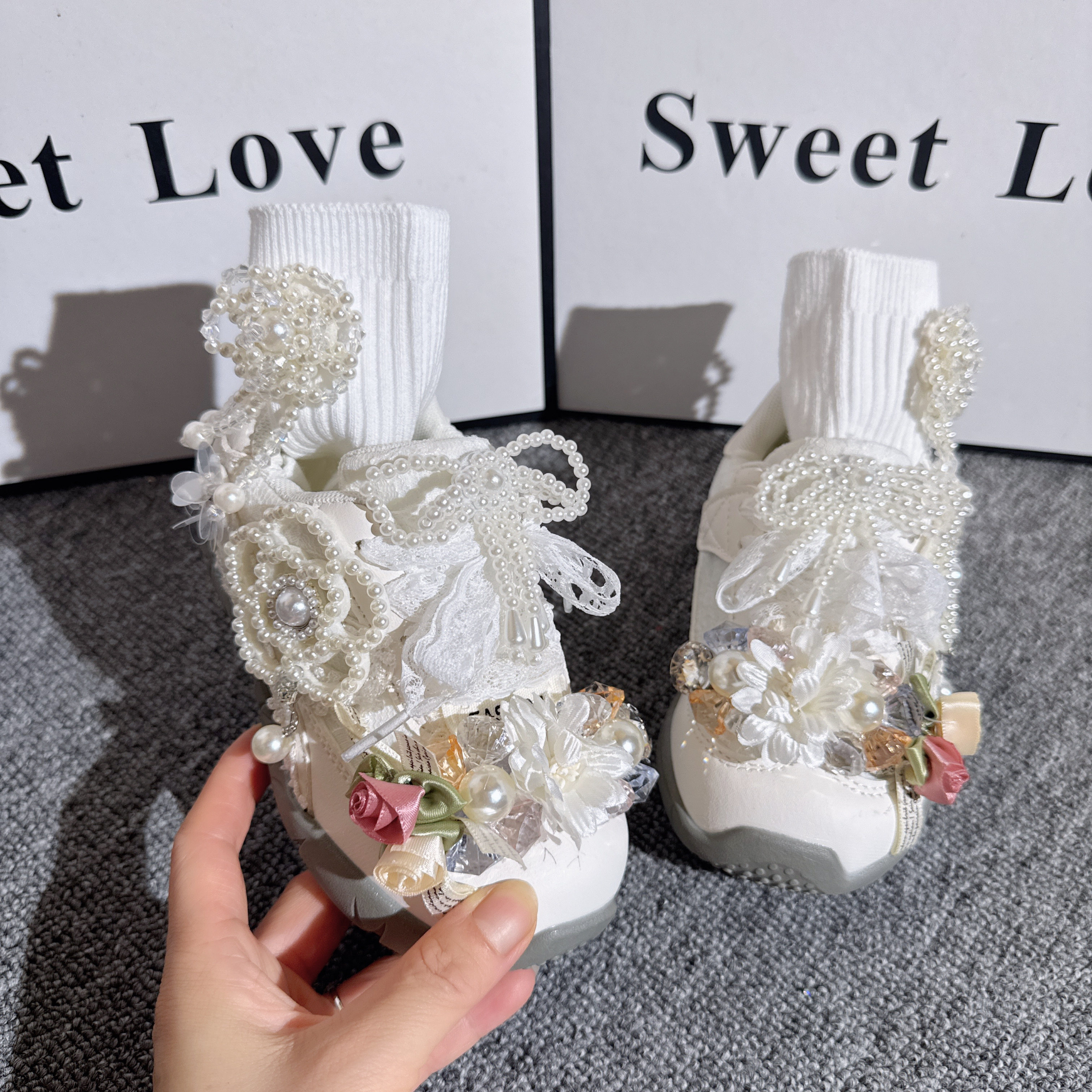 女童重工水钻花朵公主小白鞋