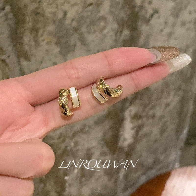 菱格小香贝壳双层C型独特耳钉小众高级感气质耳环女秋冬百搭耳饰