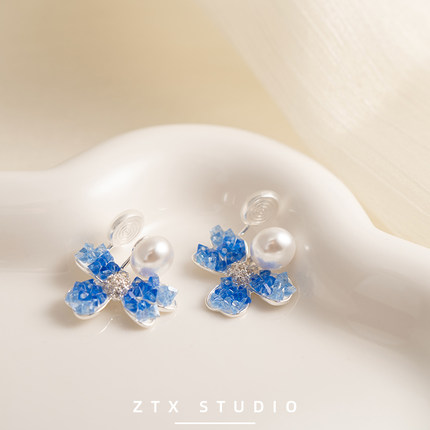 ZTX 梦幻拼色蓝水晶耳夹无耳洞女新款2025花朵无痛蚊香盘耳饰耳环