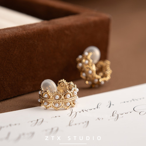 复古宫廷风精致镂空耳夹