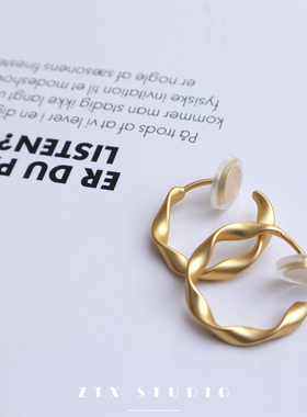 ZTX 金色扭曲圆圈耳夹无耳洞女复古法式耳饰气质港风蚊香盘耳环夹