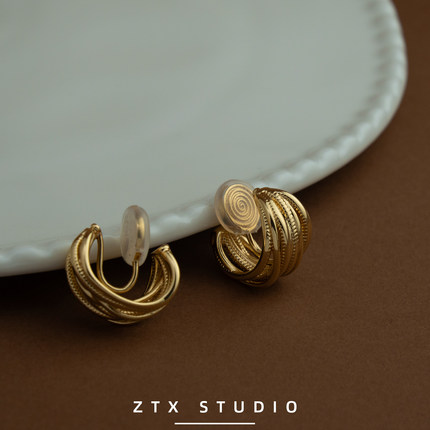 ZTX 金色秋冬耳夹无耳洞女新款小众独特高级感耳饰无痛蚊香盘耳钉