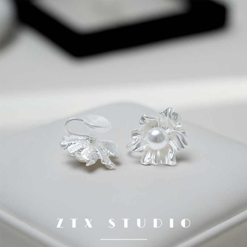 花朵耳夹无耳洞女新款2024适合春夏的耳饰无痛蚊香盘耳钉夹耳环