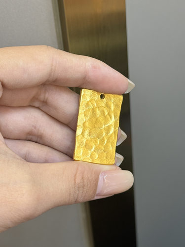 足金黄金古法锤纹吊坠送女友礼物