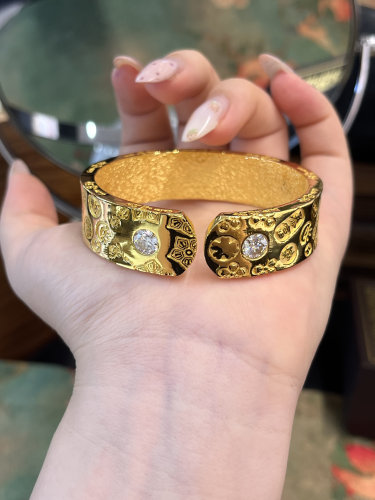 足金黄金开口对称镶嵌吉言手镯送女友礼物