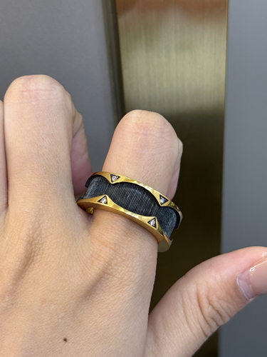足金黄金电黑镶嵌戒指送女友礼物