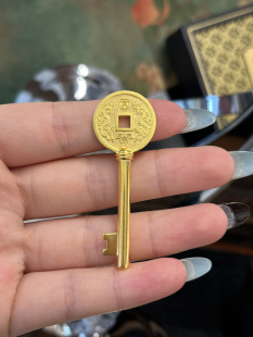 足金黄金钥匙吊坠送女友礼物
