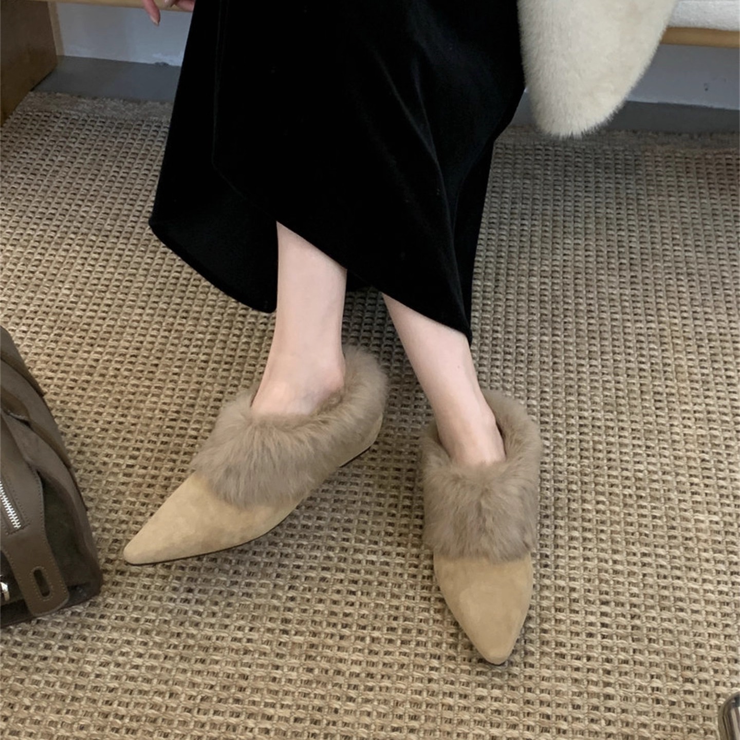 毛毛拖鞋女外穿一脚蹬穆勒皮鞋2025秋冬新款兔毛高级感绝美高跟鞋