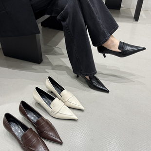 2025年秋冬季新款法式复古风尖头细跟深口高跟鞋女通勤风低跟单鞋