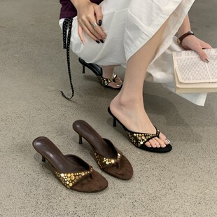 细跟复古风铆钉人字拖女夏外穿2026新款欧美凉鞋高跟夹角凉拖鞋女