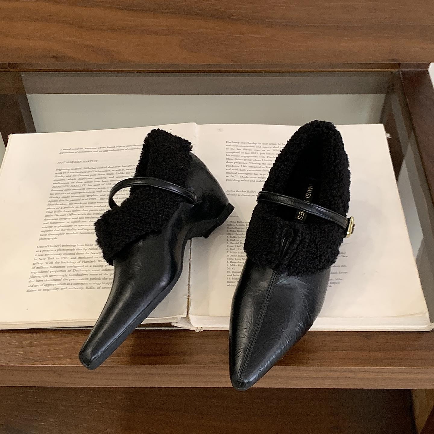 皮鞋女加绒玛丽珍毛毛鞋2025冬季内穆勒鞋超火复古单鞋高跟鞋