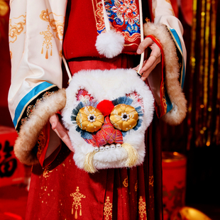 非遗国风虎头包新中式简约百搭国潮手机收纳包伴手礼春节生日礼物