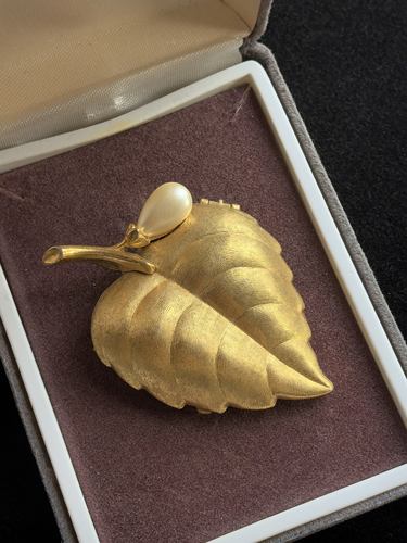 Avon素金仿珠立体树叶香膏盒胸针中古Vintage