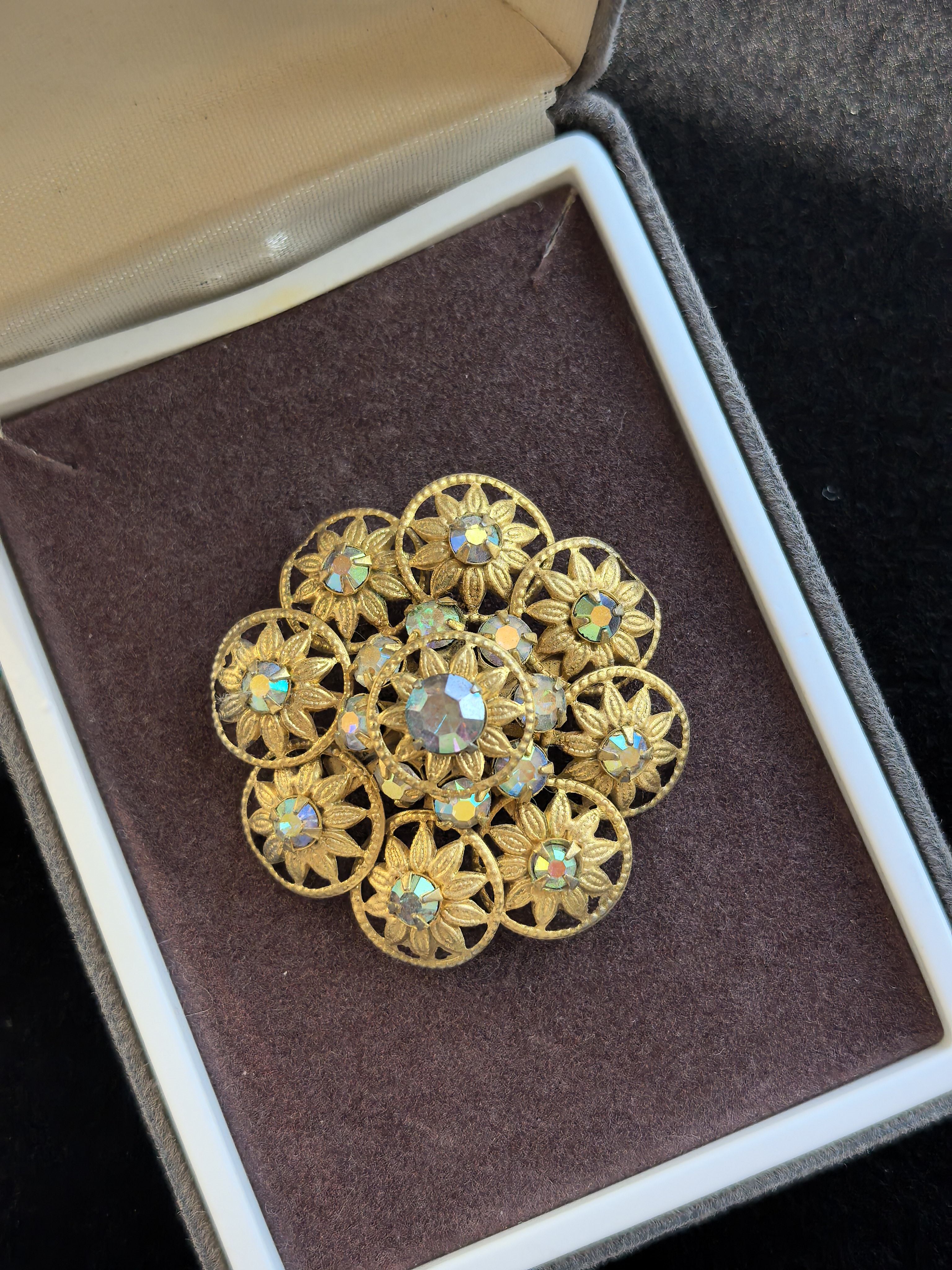 素金莱茵石立体花朵胸针中古Vintage