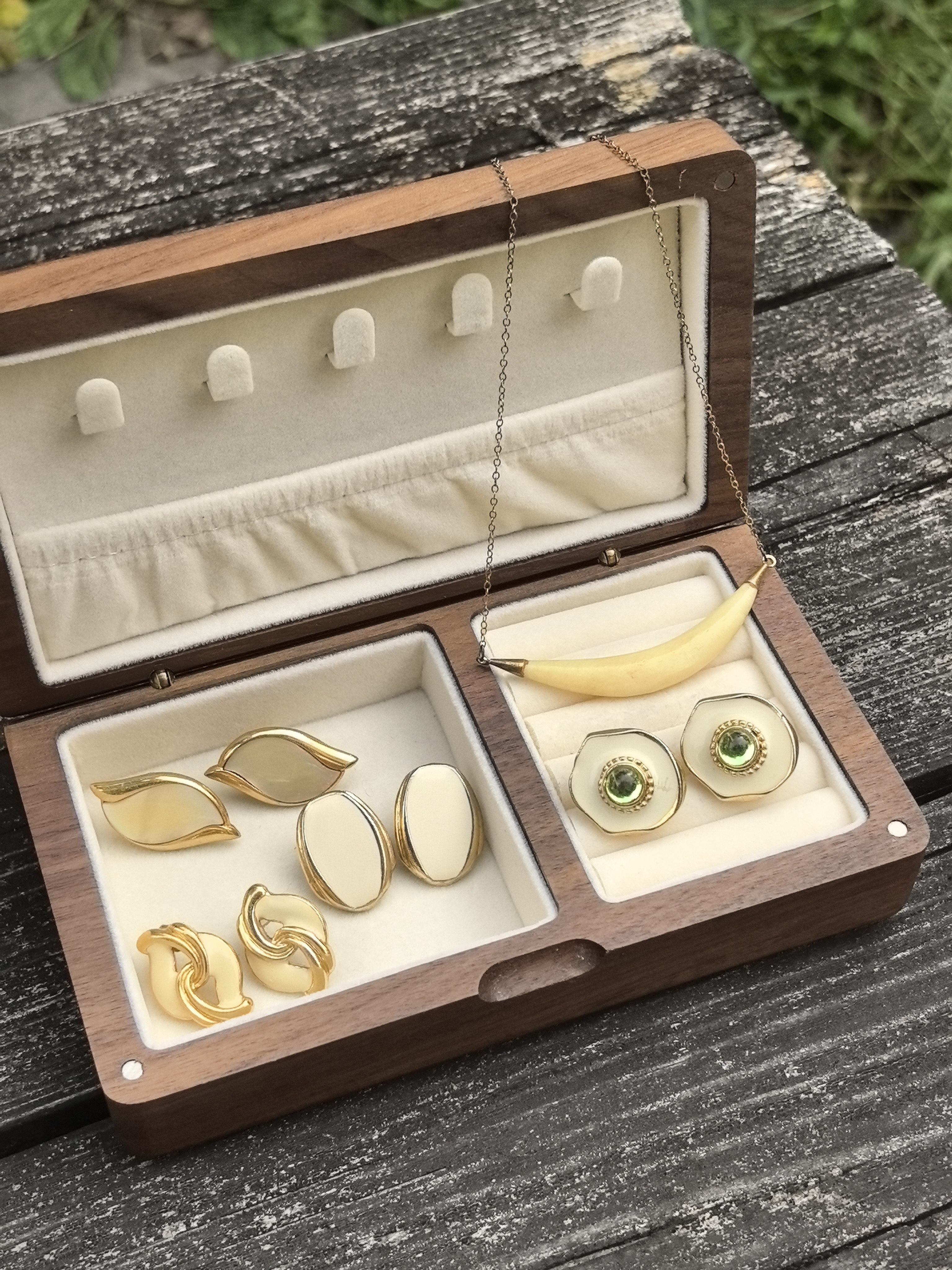 中古Vintage奶油珐琅琉璃耳夹耳钉Avon百搭通勤耳饰骨雕锁骨链