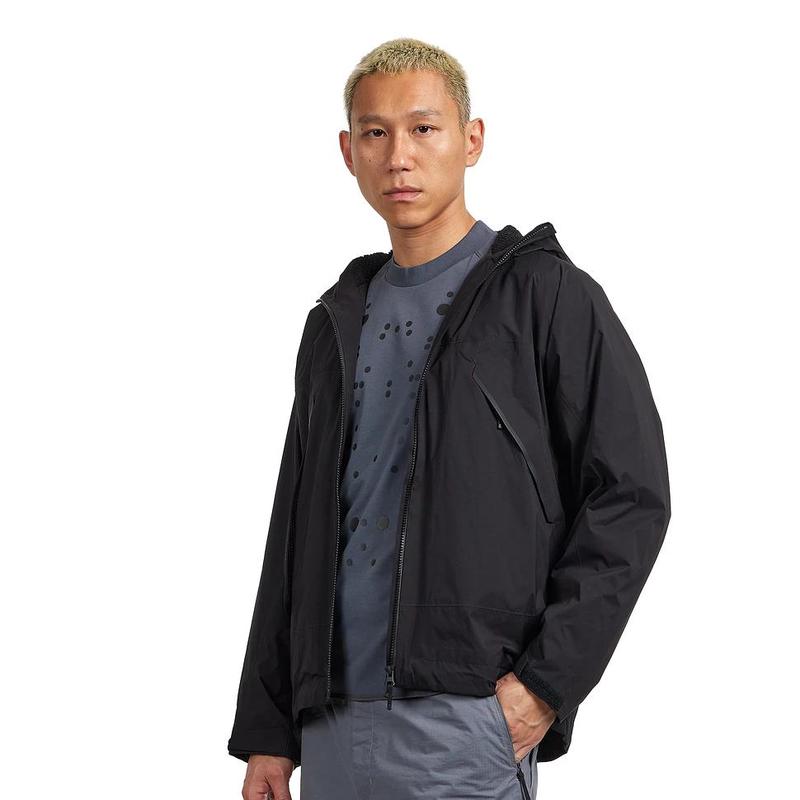 代购Goldwin男士登山夹克防风保暖可调节帽兜轻便黑色弹性面料