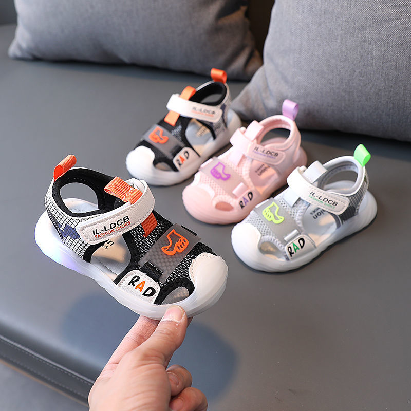 男宝宝凉鞋包头夏季新款女童亮灯