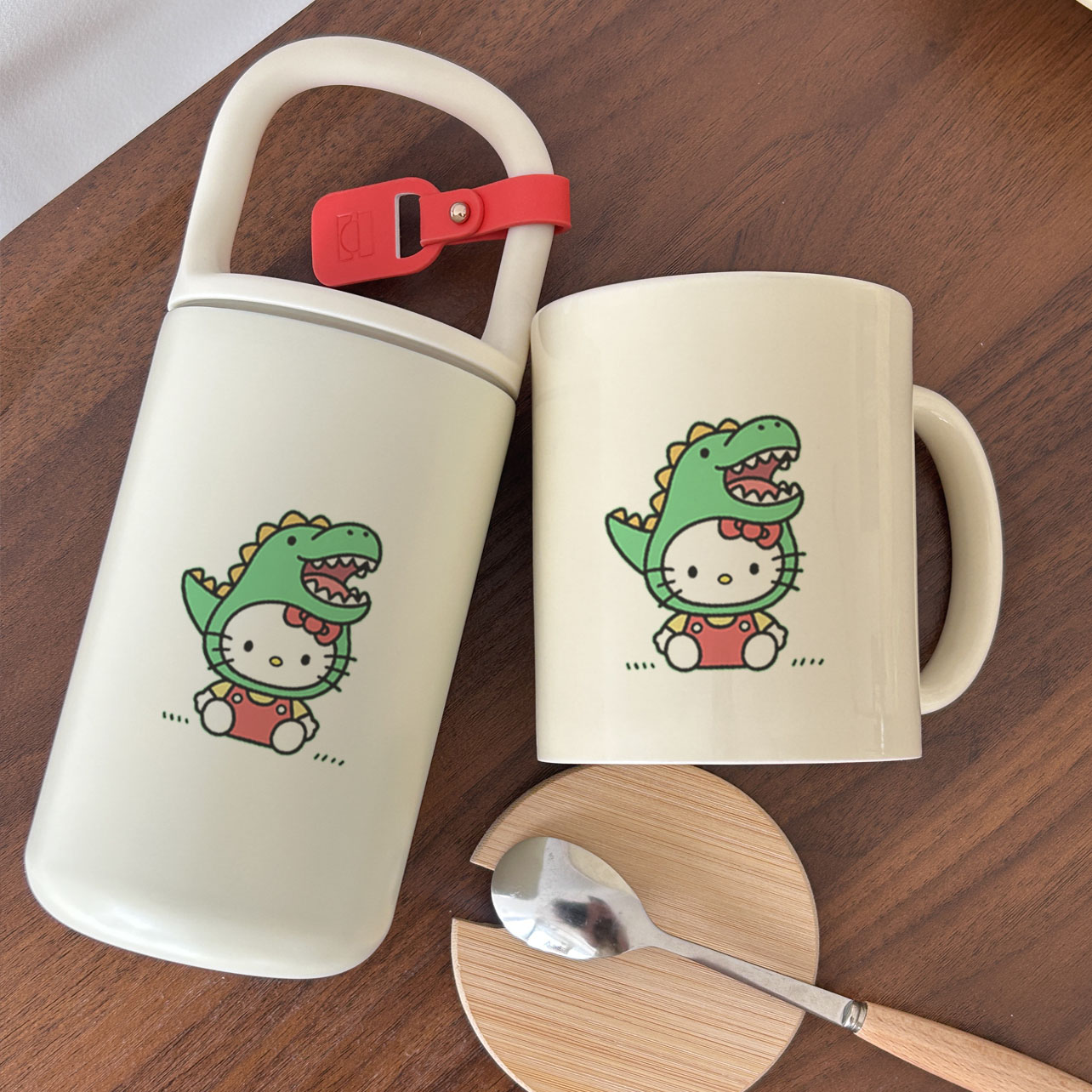 316 恐龙 Kitty 保温杯，提手坚固，带着可爱 Kitty 去撒欢！