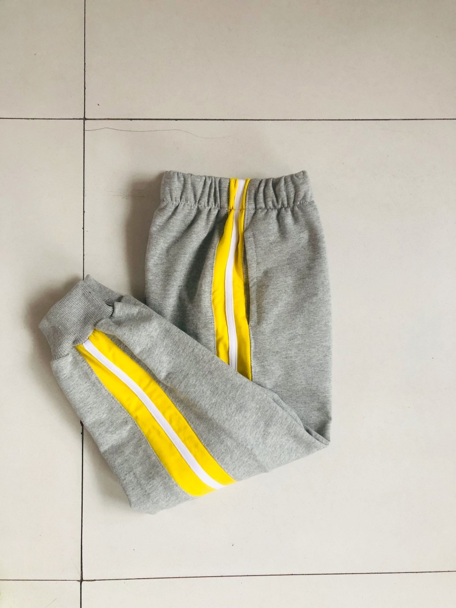 北师大贵阳附小灰黄宽边白杠校裤