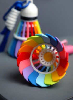 小红书同款创意彩虹羽毛球挂件饰品高颜值书包挂件装饰礼物钥匙扣