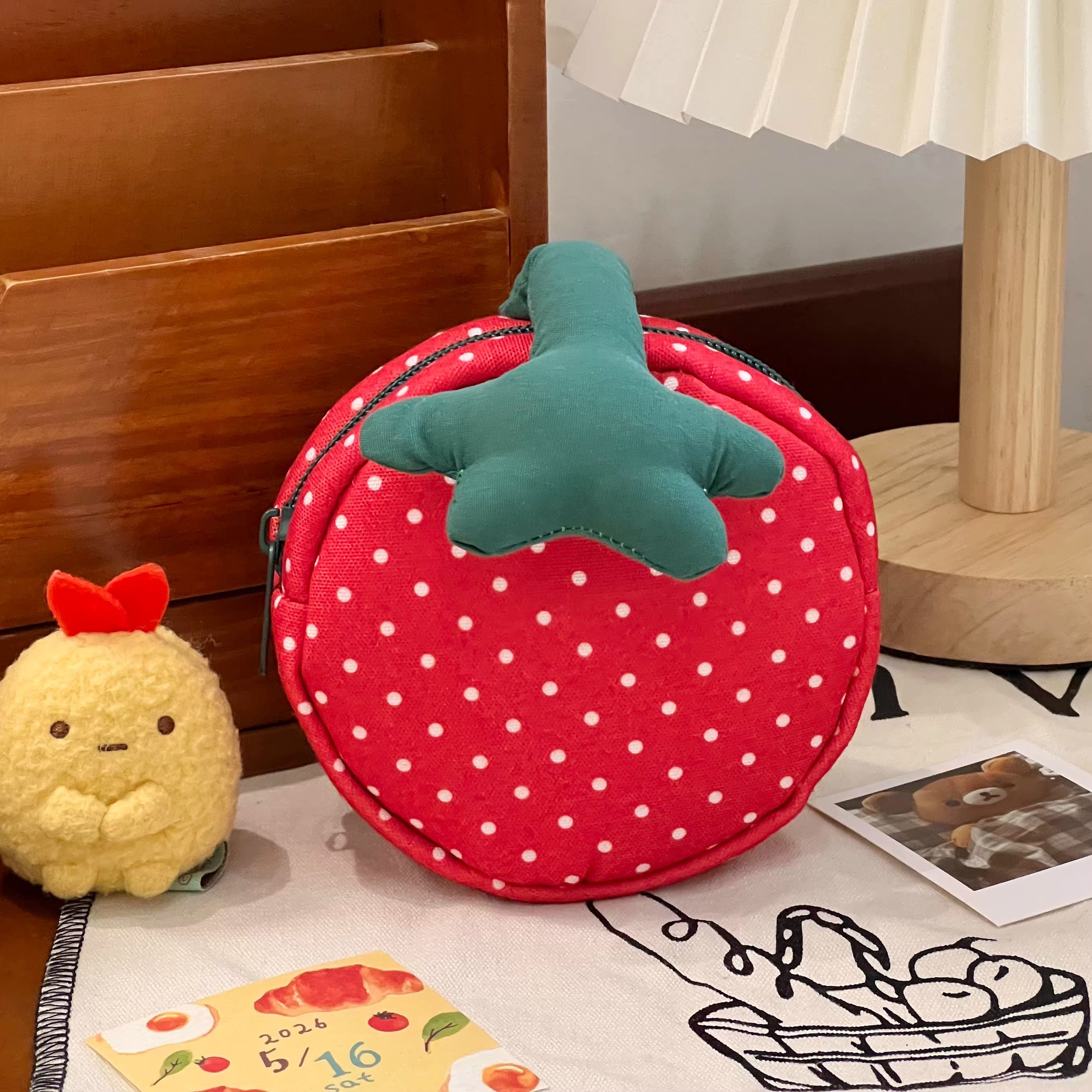 日系可爱草莓波点番茄造型毛绒钱包零钱包便携口袋女友礼物化妆包,模玩/动漫/周边/娃圈三坑/桌游,动漫背包/钱包/箱包,淘宝优惠券,粉丝福利购,淘宝优惠卷