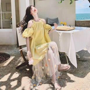 法式 黄色渐变露肩挂脖花朵连衣裙女夏季 温柔甜美漂亮度假风仙女裙
